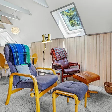 2 Bedroom Gorgeous In Holiday home Glesborg